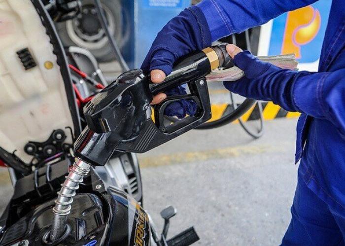 Giá xăng dầu 21-11: Xăng có dấu hiệu giảm sau 4 lần tăng.